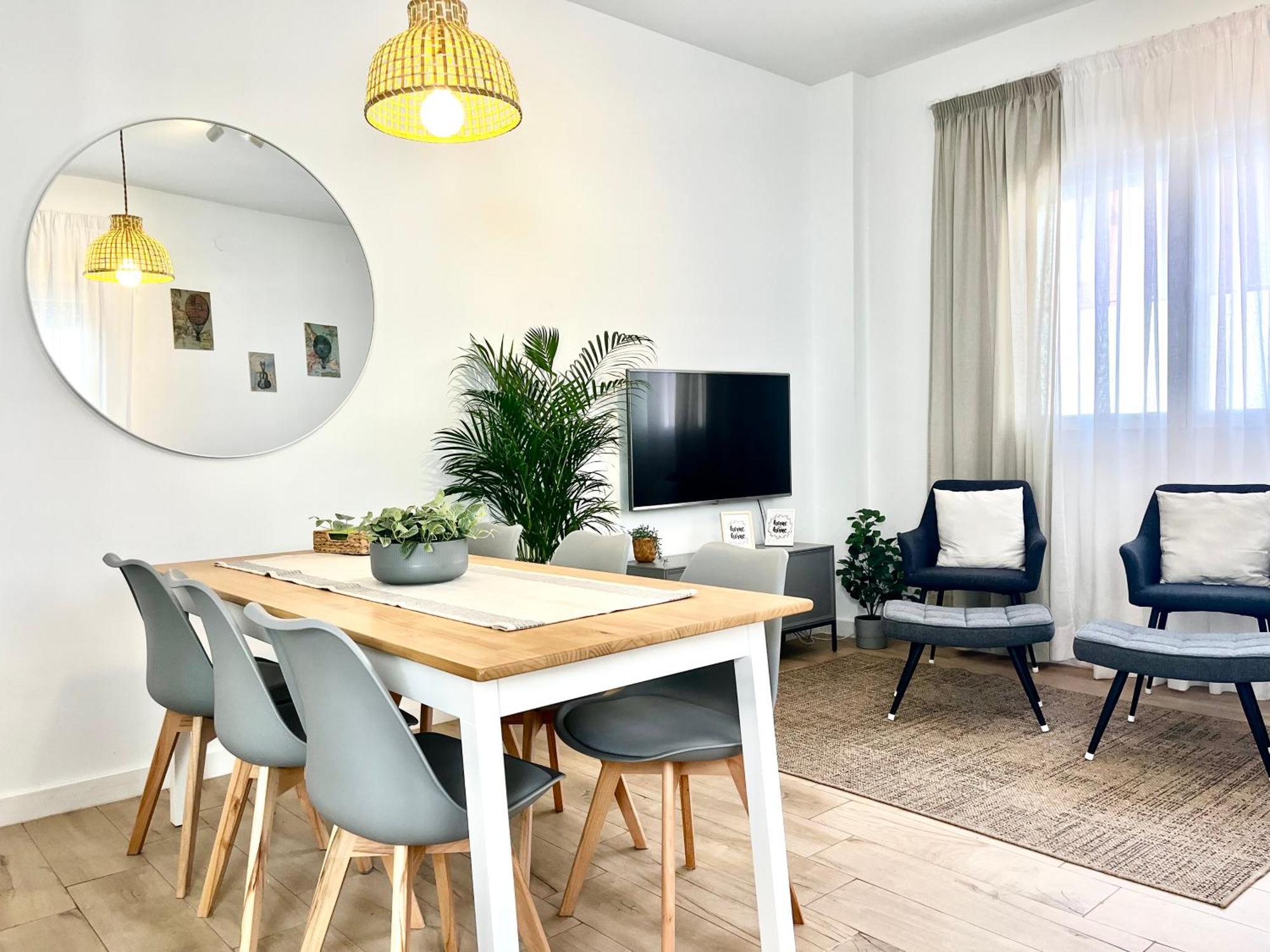 Regimiento 2, Center, New, Quite, Parking On Request, Rg Villa - Malaga
