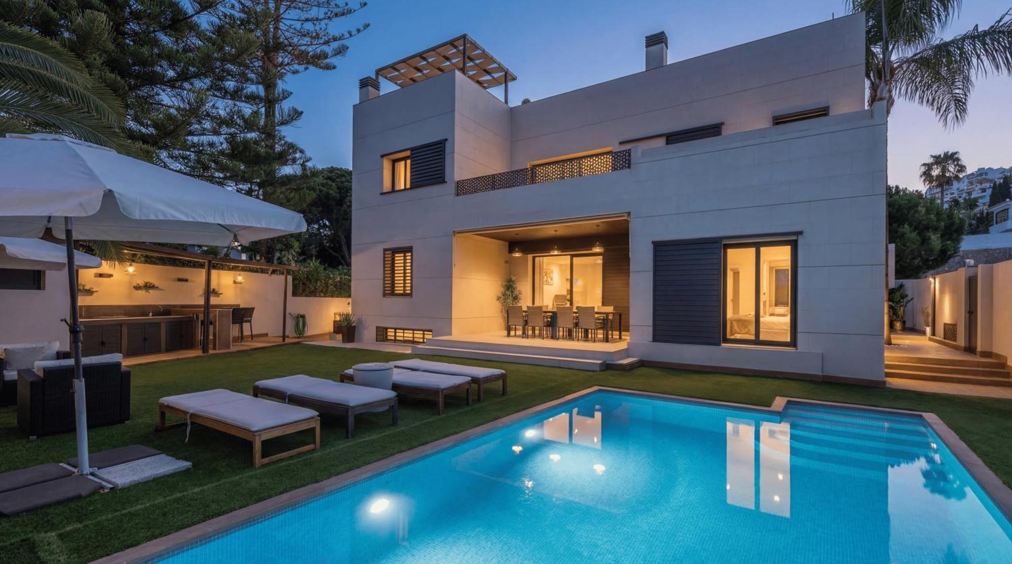 Vacation Marbella I Villa Riviera Del Sol, Private Pool, Jacuzzi, Sauna, Gym, Cinema, Billiard, Walking Distance To The Beach - Malaga