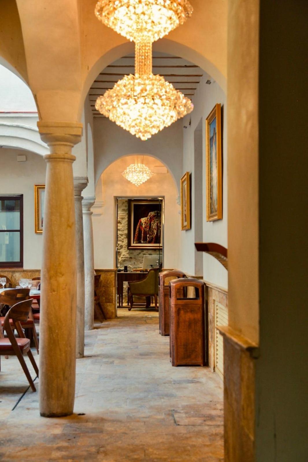 Anahita Boutique Hotel